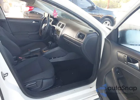 2011 Volkswagen Jetta 2.0L S из США, поврежденный, VIN 3VW2K7AJ2BM380619